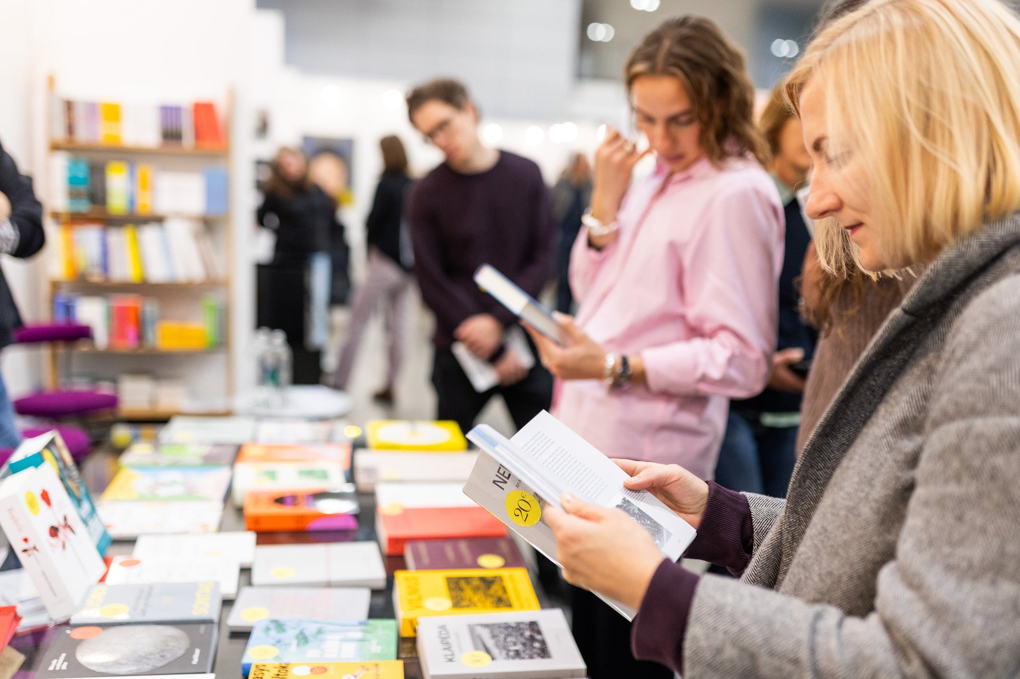 Leidyklos „Lapas“ naujienos Kauno knygų mugėje: keturi pristatymai ir susitikimai su autoriais