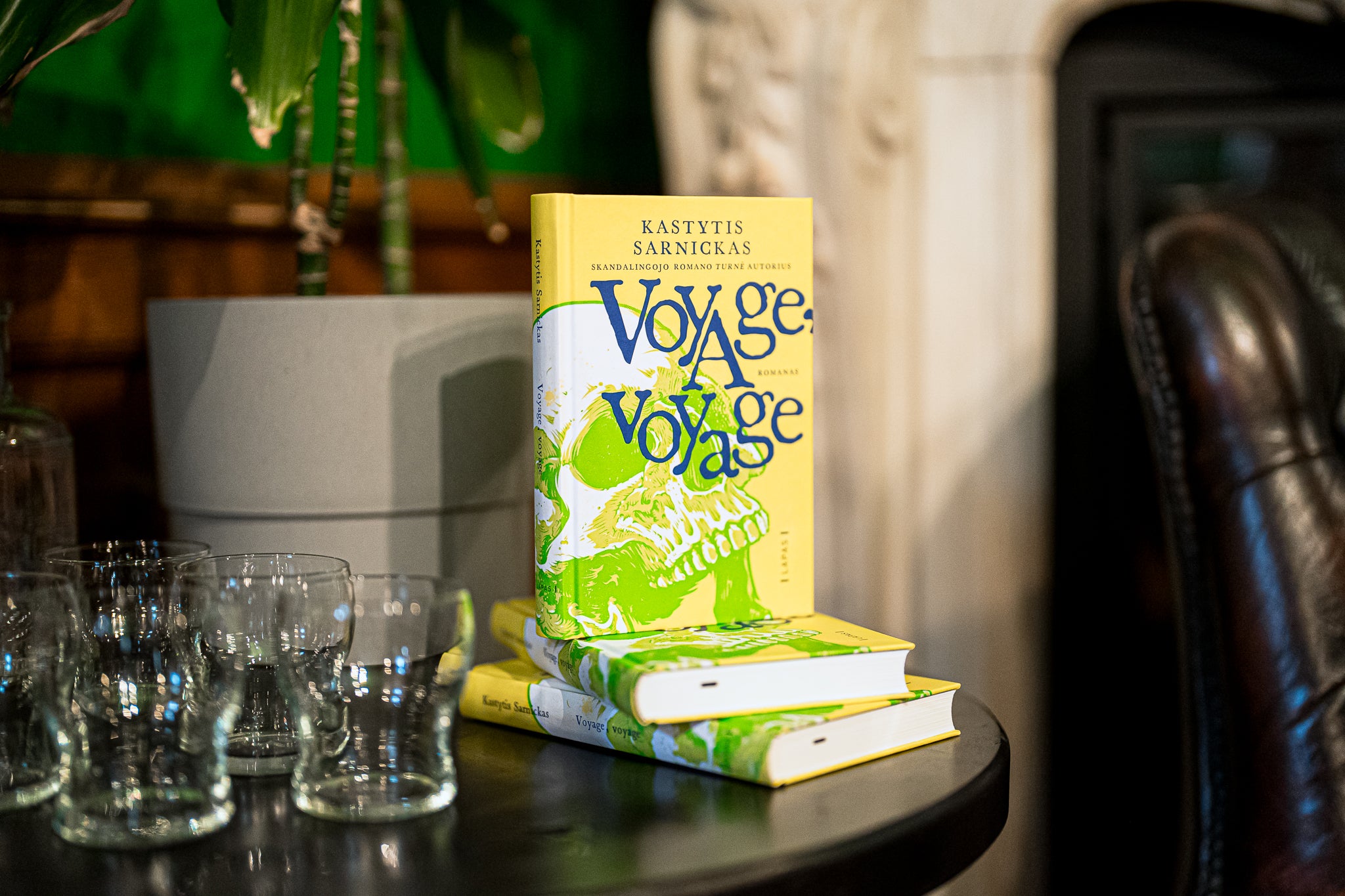 Kastytis Sarnickas – Kastetas pristatė naują literatūros hitą – „Voyage, Voyage“!