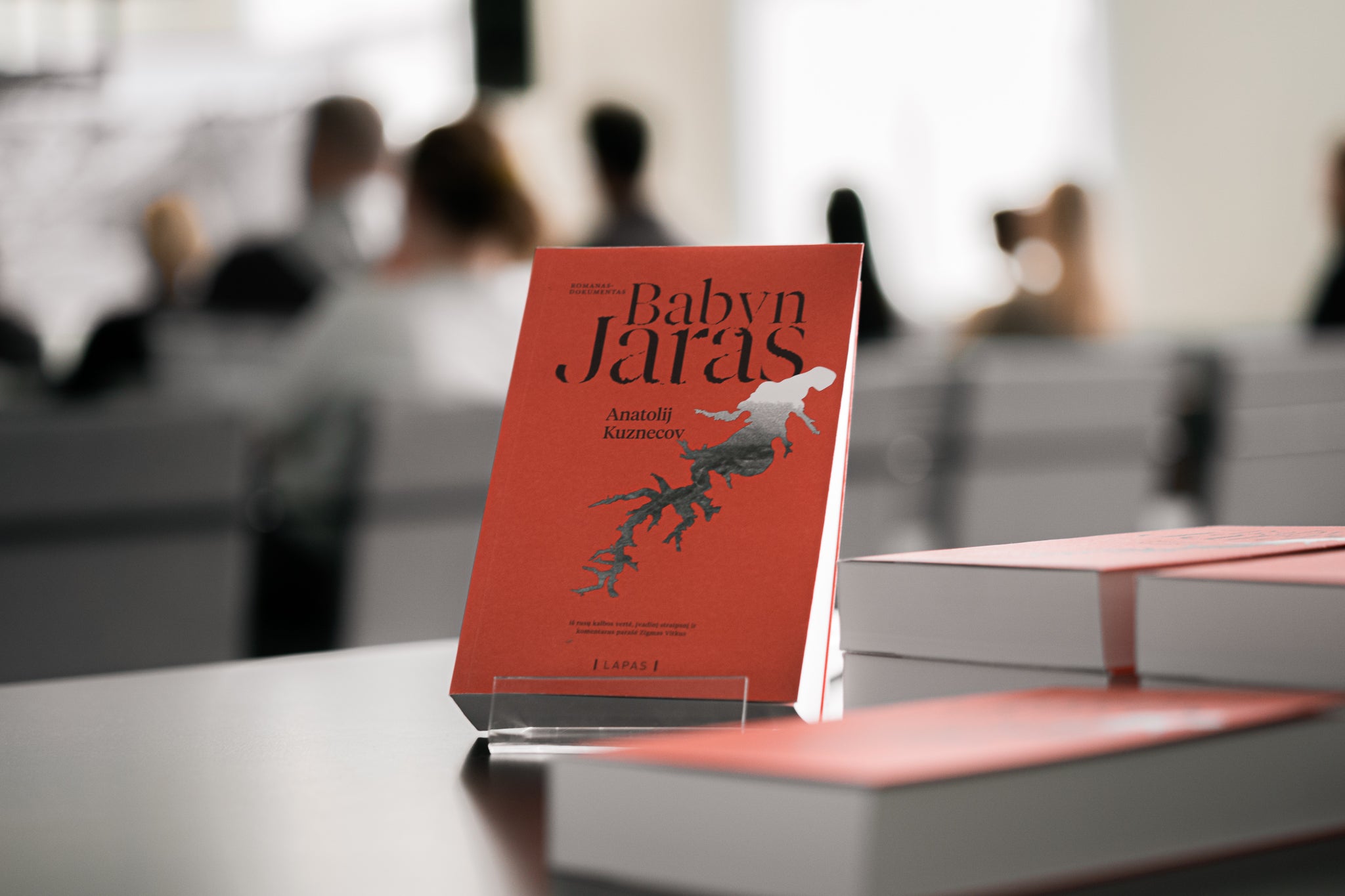 Pristatytas Anatolijaus Kuznecovo „Babyn Jaras“ – autentiškai ir lengvai parašyta knyga apie gyvenimą siaubo kasdienybėje