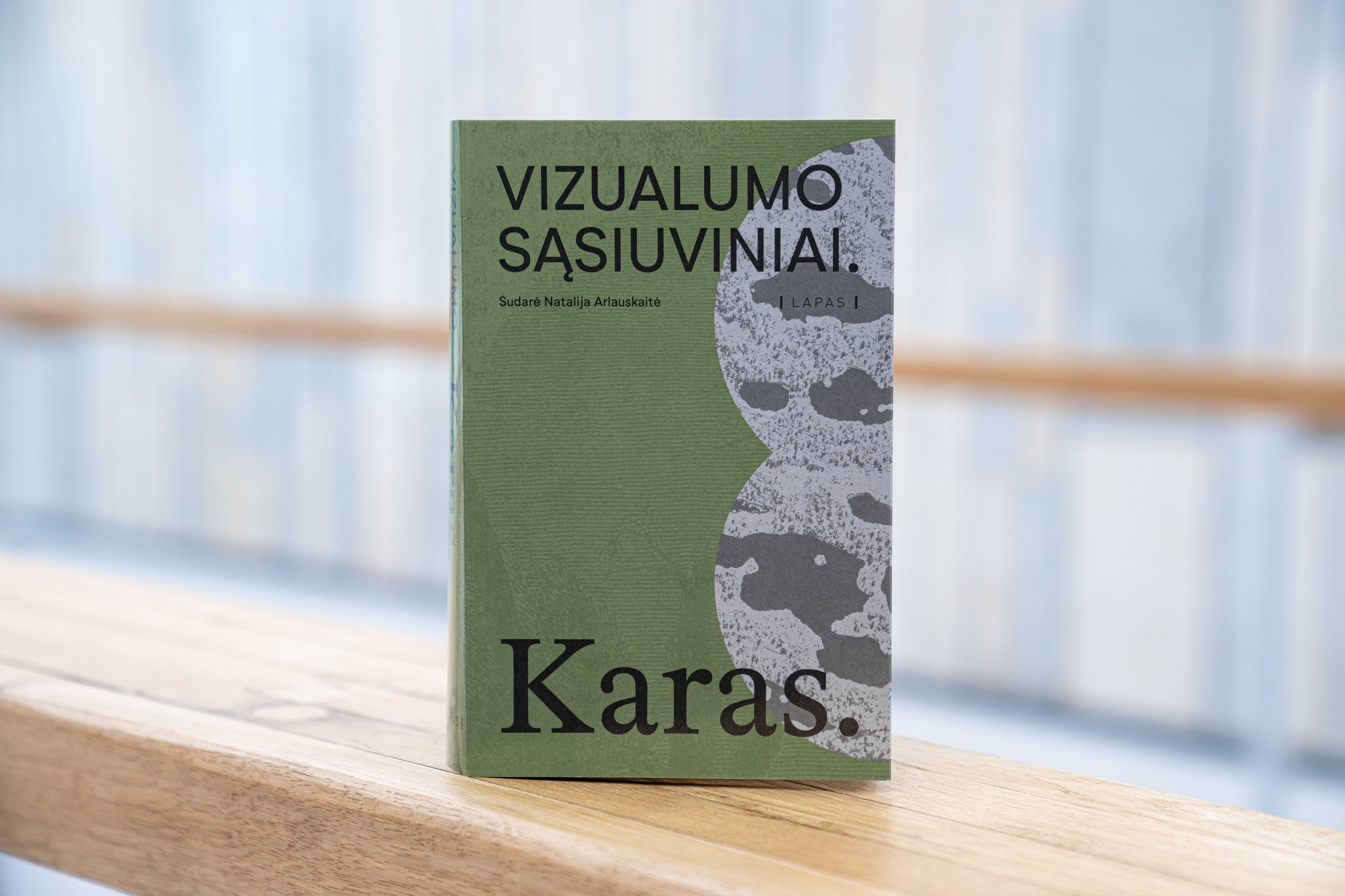 Vizualumo sąsiuviniai. Karas